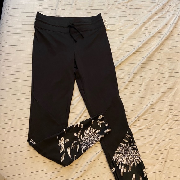 Black and White Leggings with Floral Ankle Design - Picture 1 of 5
